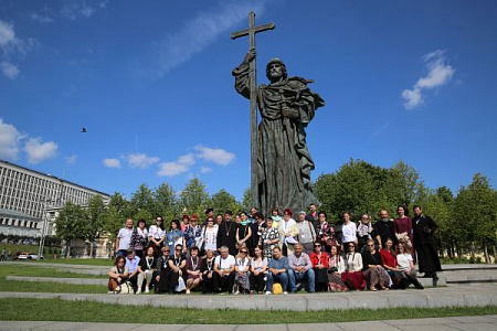 ВОРОБЬЁВЫ ГОРЫ – «КОРОНА МОСКВЫ»